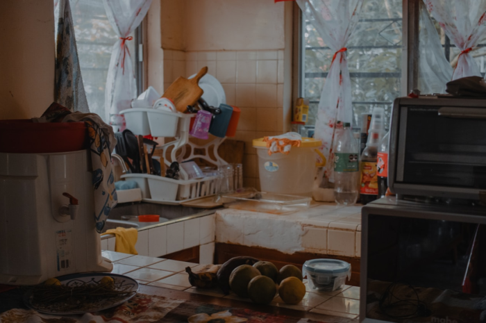 How to Declutter Your Home Step by Step with a Beginner Friendly Guide