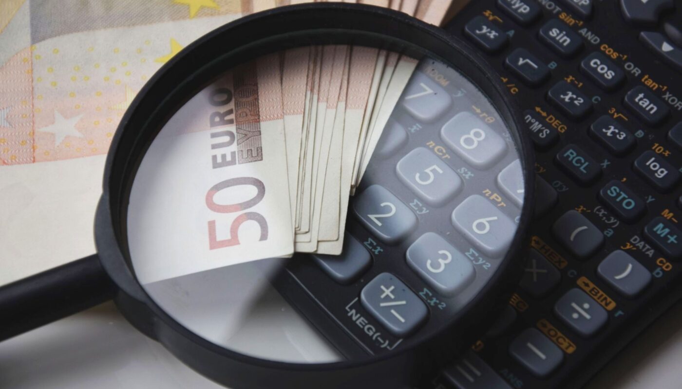 Budget calculator and money planning for monthly checking account costs