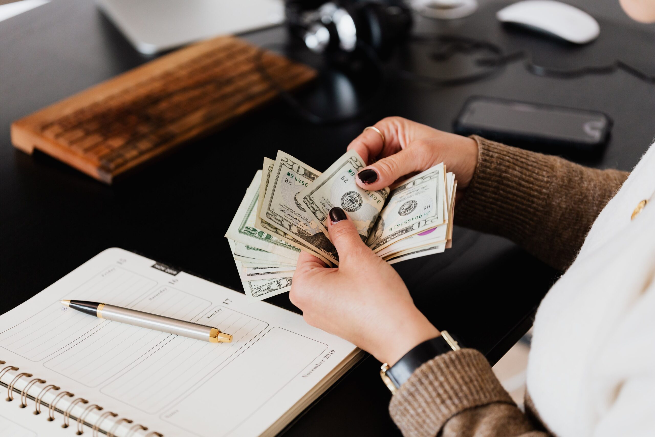 Comparing DIY moving and professional mover costs