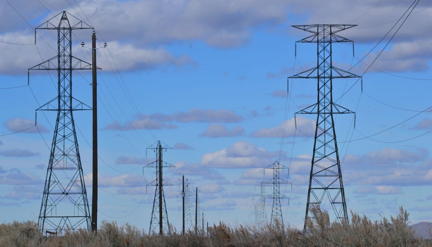 Household energy bill and electricity use for identifying high energy costs