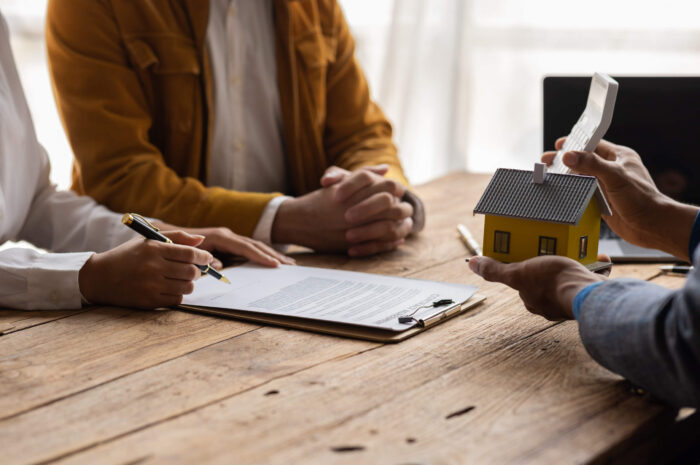 Mortgage Closing Costs Explained: Fees, Cash to Close and How to Compare Offers