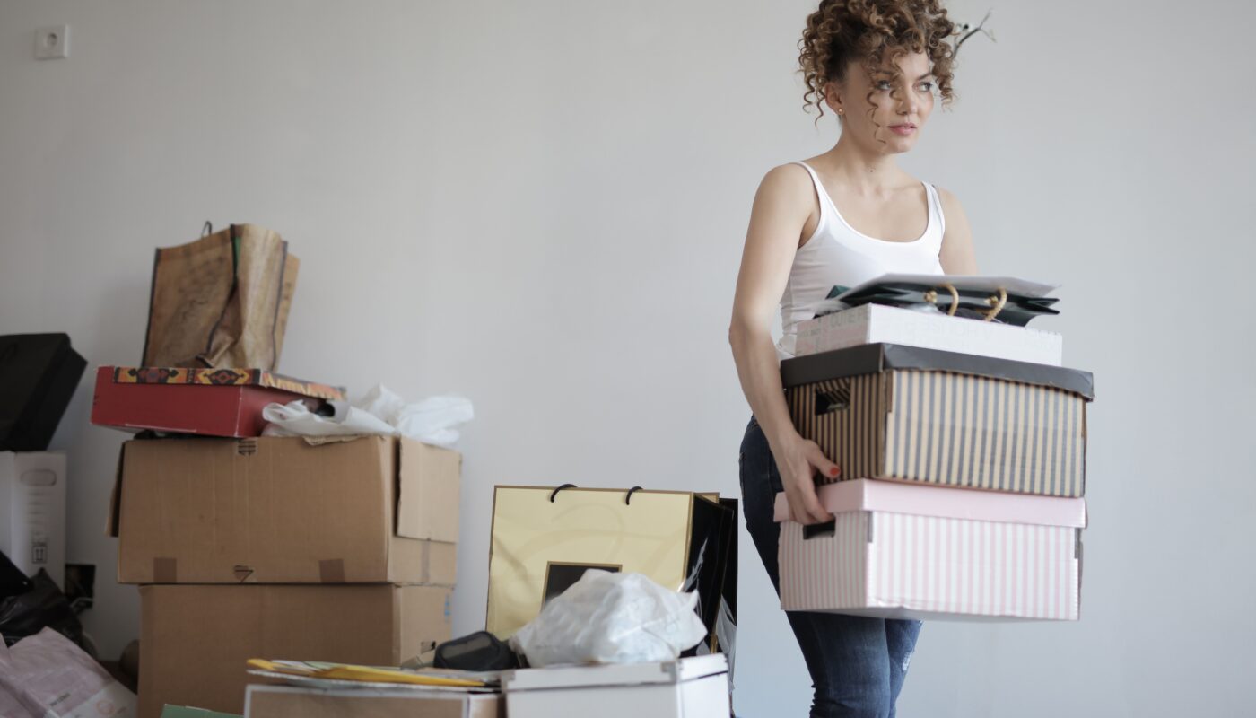 Decluttering a home before moving and packing fewer boxes